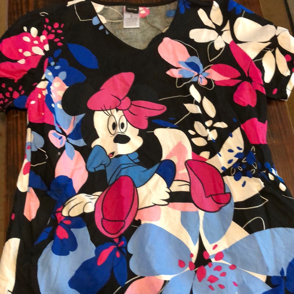 Women’s scrub top